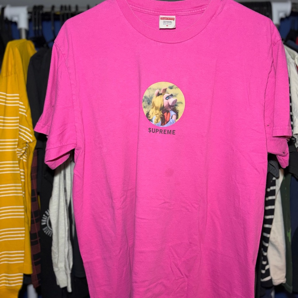 Supreme Bright Pink Ms. Piggy Kissy-Kissy Tee